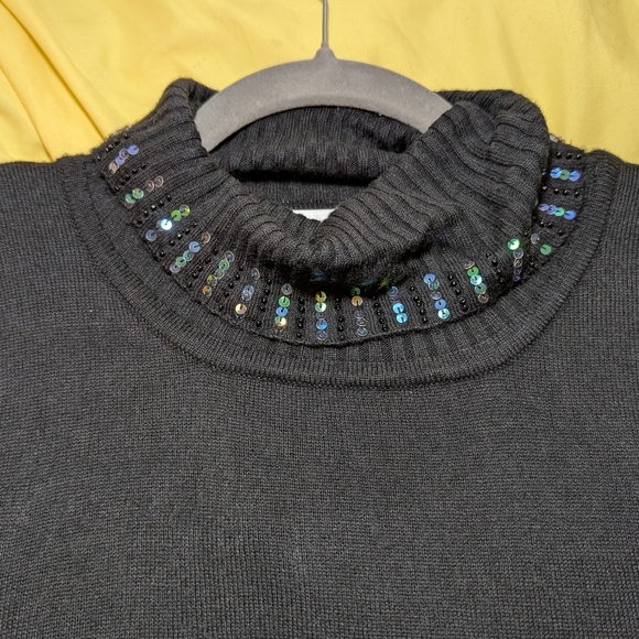Vintage Lightweight Turtleneck Sweater - Picture 3 of 9